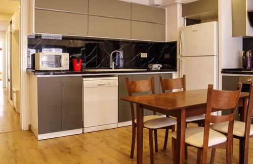 Karsiyaka Apartment | Cozy and Central Flat near Shore in Karsiyaka
