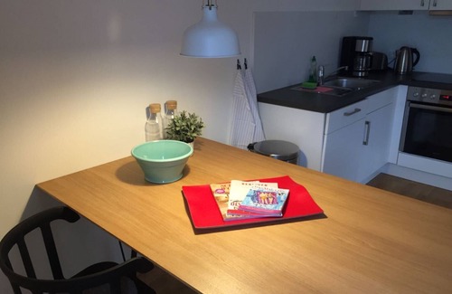 Zentrum Apartment | Welcoming 30sqm Apartments with Ocean Views in Husum