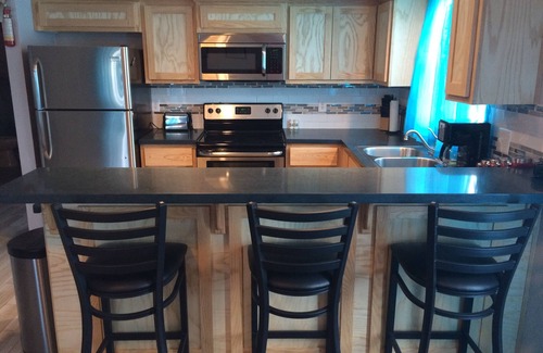 South Padre Island Condo | Cozy Mid-Island Condo with Oceanfront Views & Free WiFi