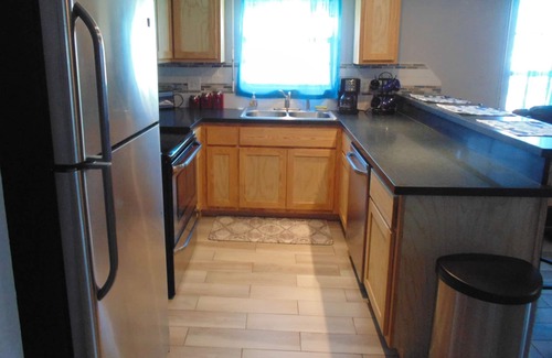 South Padre Island Condo | Cozy Mid-Island Condo with Oceanfront Views & Free WiFi