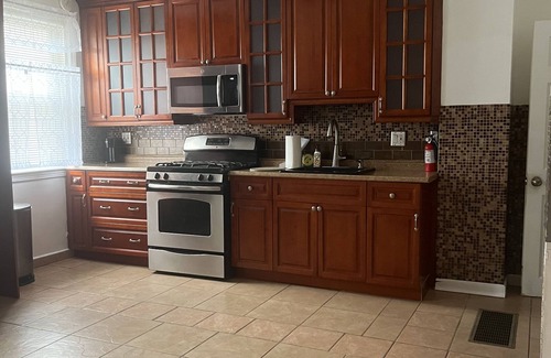 Ogontz Campus House | Welcoming Retreat in the Northeast for Nurses and Teachers
