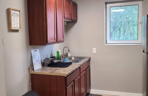 Belgium Apartment | Comfortable 1 Bedroom Retreat - Pet & Child Friendly