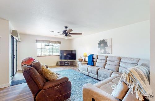 Yosemite Forks House | Comfortable Yosemite Portal: Pet Friendly & Family Ready