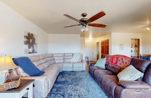 Yosemite Forks House | Comfortable Yosemite Portal: Pet Friendly & Family Ready