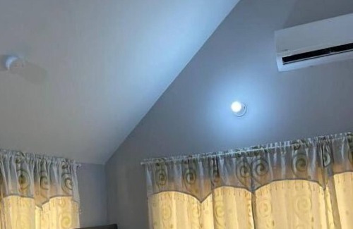 Arouca House | Cozy and convenient location. great for business and family stay..