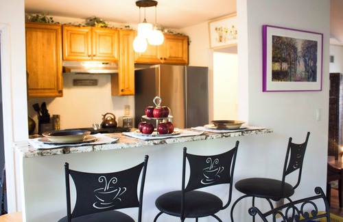 Mexicantown - Southwest Detroit House | Charming Home Near Downtown D - Family Friendly Retreat