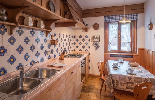 Cortina d'Ampezzo Apartment | Inviting Family Home with Ocean View in Cortina d'Ampezzo