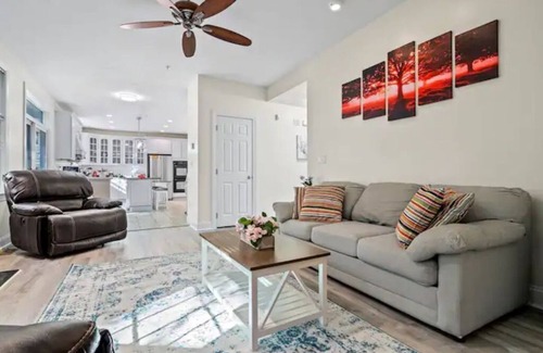 Waterford House | Inviting Waterford Getaway: Pet and Child Friendly Retreat