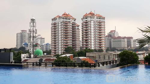 Kemang Apartment | Cozy 2BR Apartment with Pool at Marbella Kemang