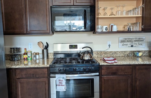 Lake Charles House | Modern Retreat in a Secluded Subdivision - Guest Rated 9.8