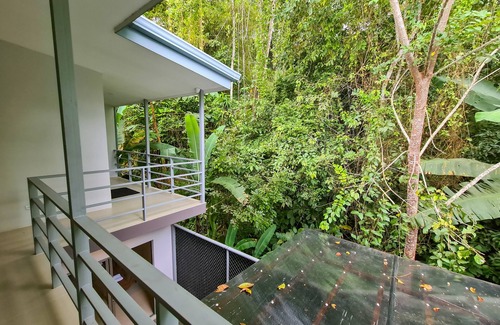 Chiguata Cabin | Cozy and Modern Room Perfect for traveling couples and lovers of the Caribbean