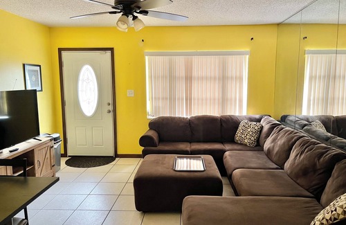 Limona Improvement House | Comfortable Retreat with Breakfast & Family-Friendly Vibes