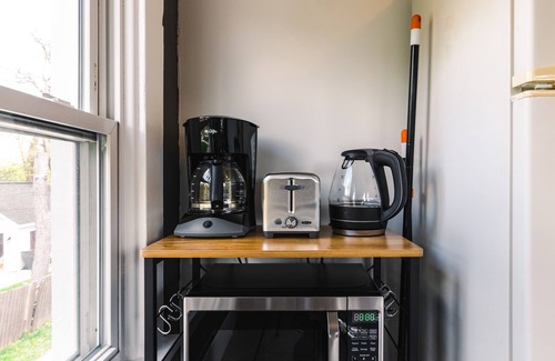 Berkley Apartment | Charming 1 Bedroom Home with Pet-Friendly Amenities