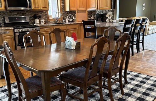 Cottonwood County Other | Charming Farmhouse Retreat with Spa and Hot Tub Amenities