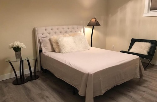 Signal Hill House | Tranquil Room with Private Bath - Guest Rated 8/10