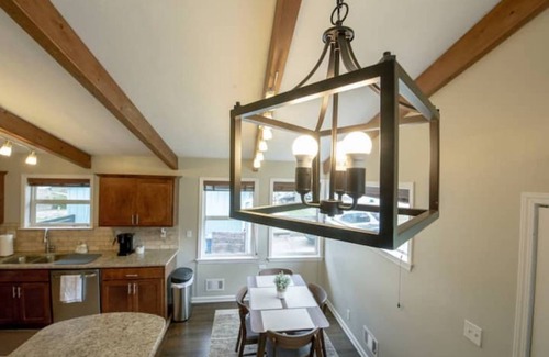 Prairie Village House | Peaceful 3 BR Home in Prairie Village - Pet Friendly Stay