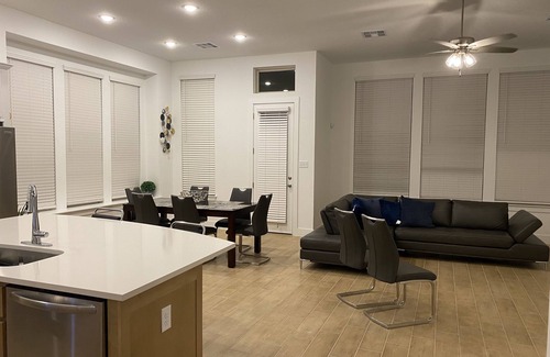 San Antonio House | Idyllic Retreat with Spa, Breakfast & Perfect 10/10 Rating