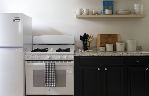 Kingston House | Inviting House for Families Near Downtown Kingston