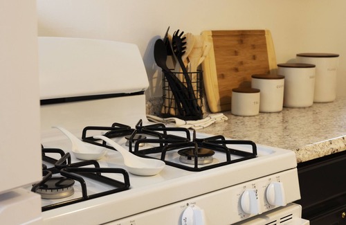 Kingston House | Inviting House for Families Near Downtown Kingston