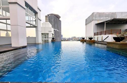 Menteng Apartment | Cozy and Stategic 1 at cikditiro 2BR pool,gym,wifi By LS