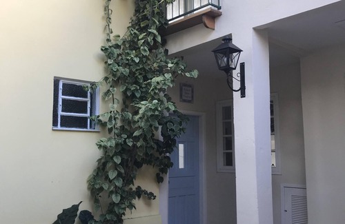 Sao Lourenco House | Stylish Pet-Friendly House with Spa & Hot Tub Retreat
