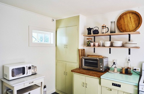 Kingston Stockade District House | Charming Historical Home in Kingston’s Stockade with Spa
