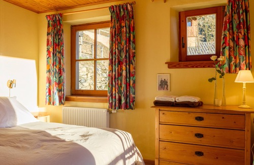 Villard-Reculas Apartment | Inviting Family Retreat with Spa Pool and Lake Views