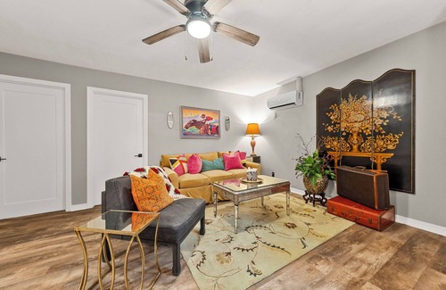 Cave City Apartment | Cozy and vibrant two-bdrm inspired by timeless tradition of the Kentucky Derby