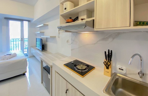 Grogol Utara Apartment | Charming Studio Apartment with Riverside Views in Tokyo