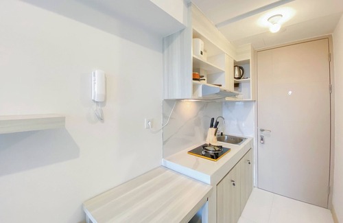 Grogol Utara Apartment | Charming Studio Apartment with Riverside Views in Tokyo