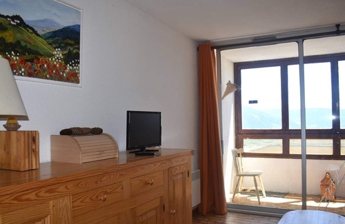 Font-Romeu-Odeillo-Via Apartment | Cozy 1-Bedroom Apartment in Font-Romeu for 6 Guests