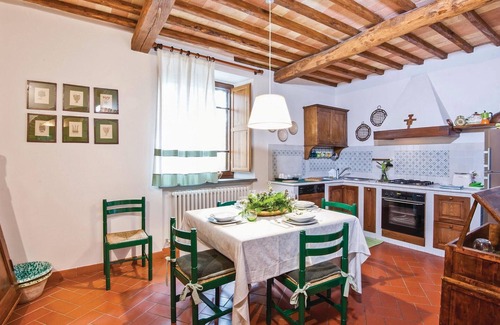 Castellina in Chianti Apartment | Exquisite Vacation Apartment with Pool in Chianti Area