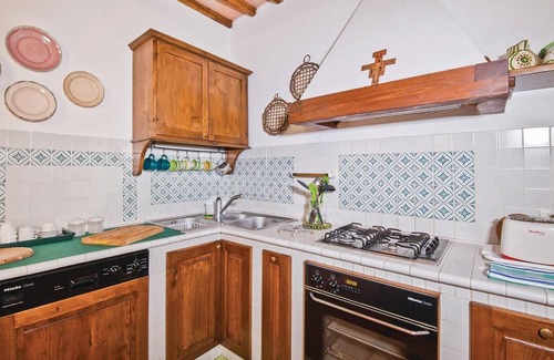 Castellina in Chianti Apartment | Exquisite Vacation Apartment with Pool in Chianti Area
