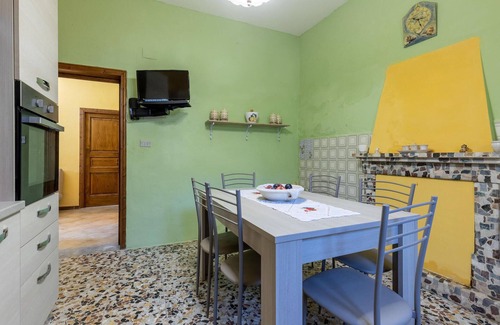 Castelvecchio Pascoli Apartment | Bright and Welcoming Vacation Apartment with Sun Terrace