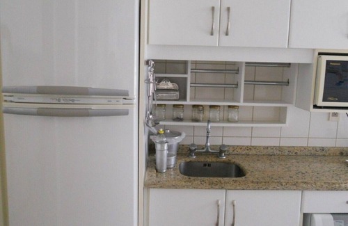 Jurere Internacional Apartment | Inviting apartment on Florianópolis' top beach, rated 9/10