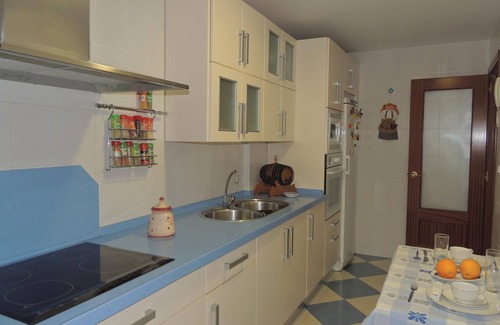 Jerez de la Frontera Apartment | 3 Bedroom Family Retreat with Spa in Jerez de la Frontera