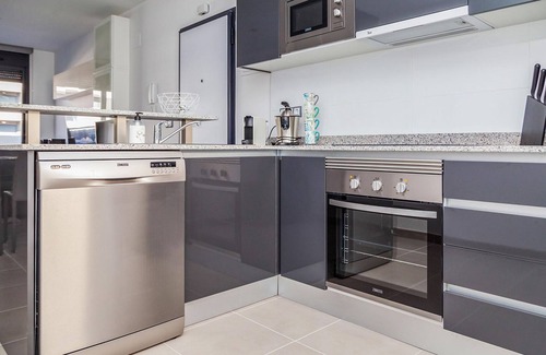 Els Arenals del Sol Apartment | Elegant Apartment with Pool & Jacuzzi in Costa Blanca