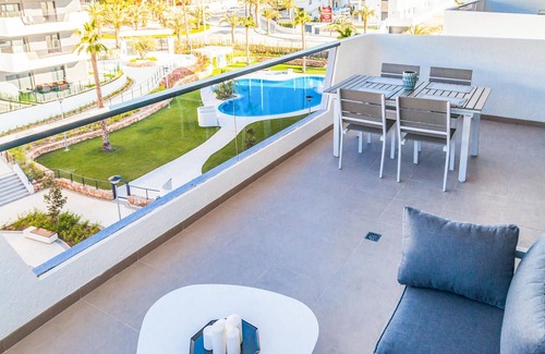 Els Arenals del Sol Apartment | Elegant Apartment with Pool & Jacuzzi in Costa Blanca