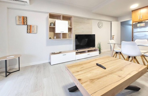 Playa Pobla de Farnals Apartment | Beachside Vacation Apartment with Pool and Ocean Views
