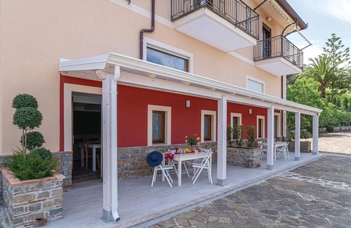 Laureana Cilento Apartment | Cozy 2-Bedroom Retreat in Beautiful Laureana Cilento