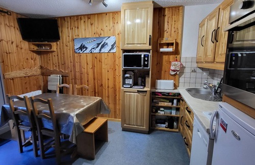 Villarodin-Bourget Apartment | Inviting Mountain Chalet Apartment for 4-6 Guests