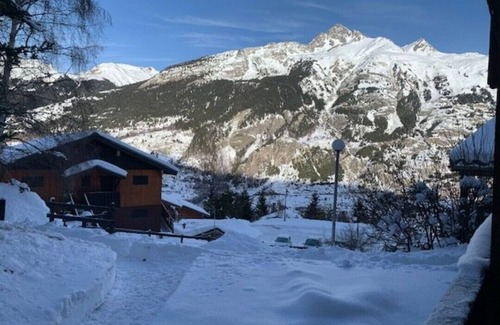 Villarodin-Bourget Apartment | Inviting Mountain Chalet Apartment for 4-6 Guests