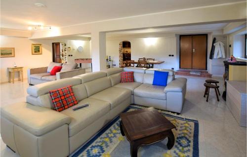 Campello sul Clitunno Apartment | Cozy Apartment in Loc, Fontanelle with Free Wifi & Pets Welcome