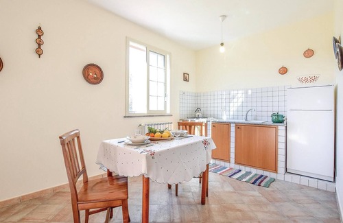 San Nicola l'Arena Apartment | Cozy 1 Bedroom Retreat with Ocean Views in San Nicola L'Arena