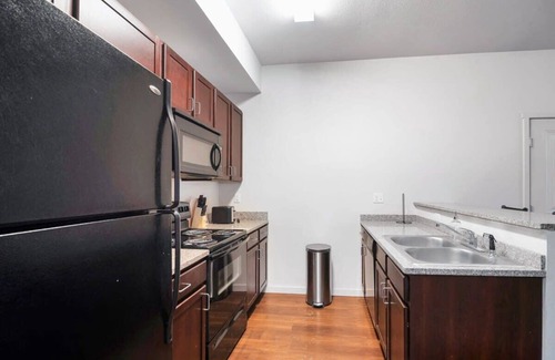 Greeley Apartment | Modern 3-Bedroom Apartment Near UNC with Gym & Breakfast