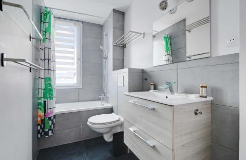 Suresnes Apartment | Inviting 2BDR Apartment in Vibrant Suresnes Neighborhood