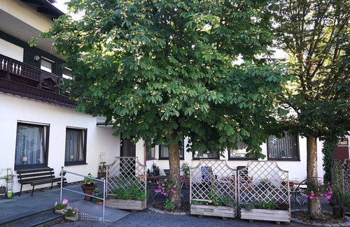 Altmannstein Apartment | Inviting Apartment with Balcony and Breakfast Included