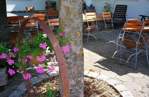 Altmannstein Apartment | Inviting Apartment with Balcony and Breakfast Included