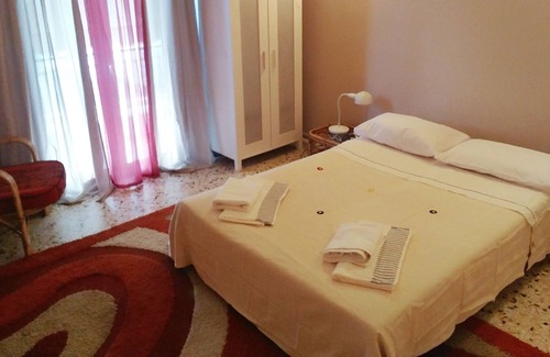 Nea Chalkidona Apartment | Charming Apartment Near City Center with Free Wi-Fi