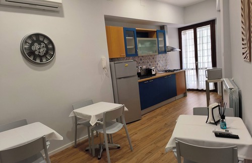 Borgo-Sanzio Apartment | Cozy Apartment above Giuffrida Metro Stop with CIR 19087015C238810